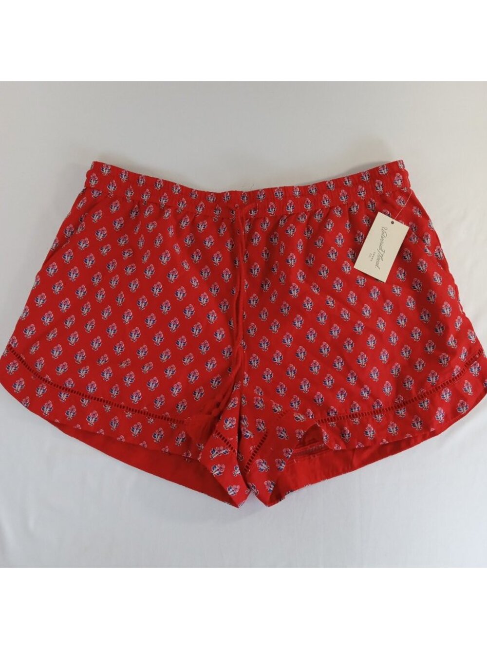 Universal Thread Women's XL Red Floral Drawstring Elastic Waist Shorts Pockets